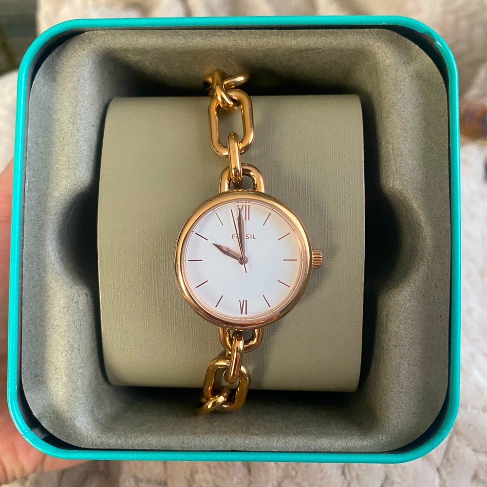 Brand new fossil Rose pink link watch